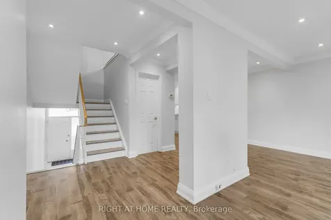 5473 Schueller Crescent Burlington ON L7L 3T1