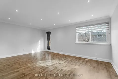 5473 Schueller Crescent Burlington ON L7L 3T1