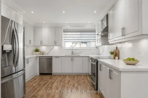 5473 Schueller Crescent Burlington ON L7L 3T1