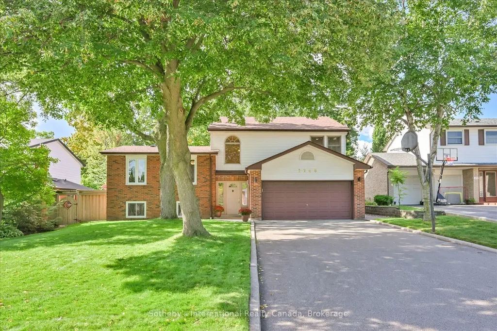 1248 Landfair Crescent Oakville ON L6H 2N3