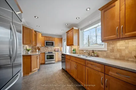 1248 Landfair Crescent Oakville ON L6H 2N3