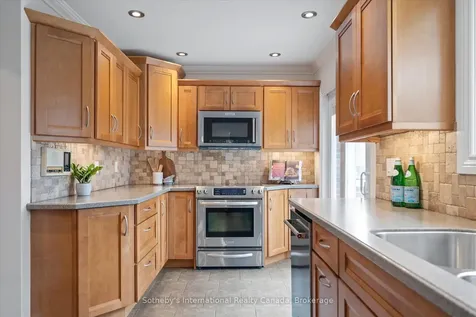 1248 Landfair Crescent Oakville ON L6H 2N3