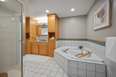 1248 Landfair Crescent Oakville ON L6H 2N3