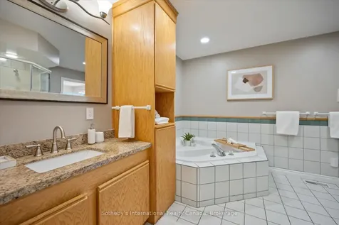 1248 Landfair Crescent Oakville ON L6H 2N3