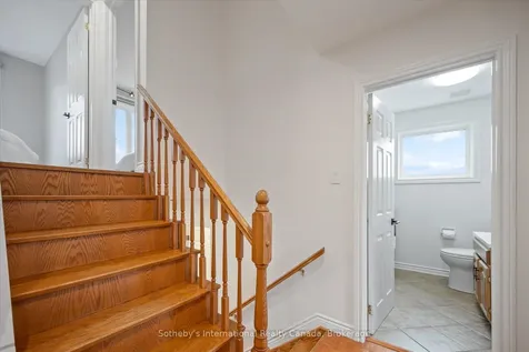 1248 Landfair Crescent Oakville ON L6H 2N3