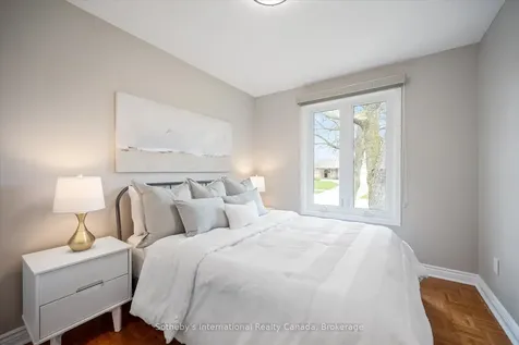 1248 Landfair Crescent Oakville ON L6H 2N3