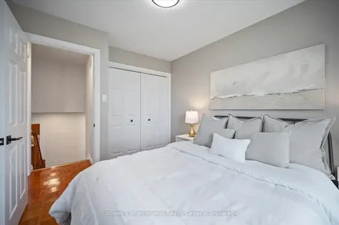 1248 Landfair Crescent Oakville ON L6H 2N3