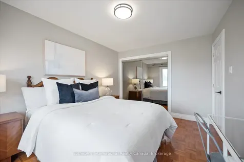 1248 Landfair Crescent Oakville ON L6H 2N3