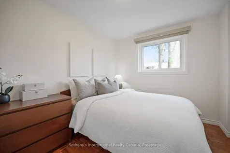 1248 Landfair Crescent Oakville ON L6H 2N3