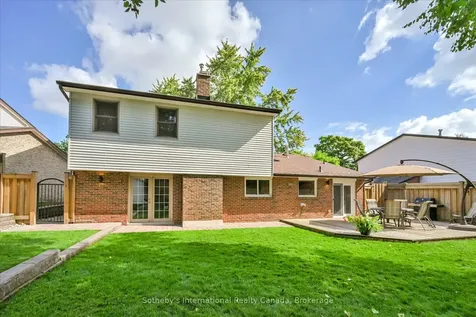 1248 Landfair Crescent Oakville ON L6H 2N3