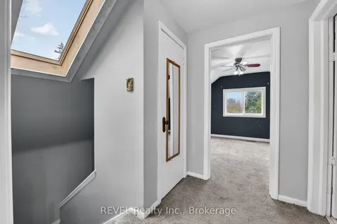 1367 St Marys Crescent Burlington ON L7P 1S1