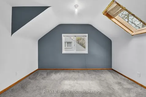 1367 St Marys Crescent Burlington ON L7P 1S1