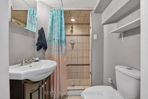 1367 St Marys Crescent Burlington ON L7P 1S1