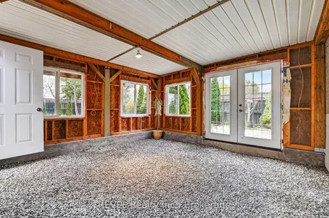 1367 St Marys Crescent Burlington ON L7P 1S1