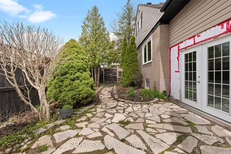 1367 St Marys Crescent Burlington ON L7P 1S1