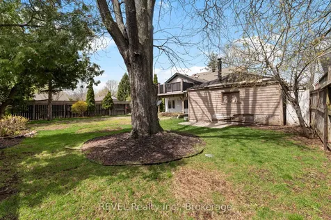 1367 St Marys Crescent Burlington ON L7P 1S1