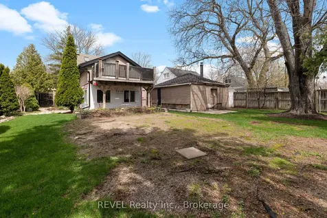 1367 St Marys Crescent Burlington ON L7P 1S1