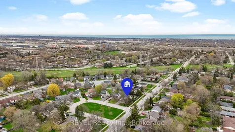 1367 St Marys Crescent Burlington ON L7P 1S1