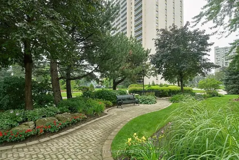 812 Burnhamthorpe Road Toronto ON M9C 4W1
