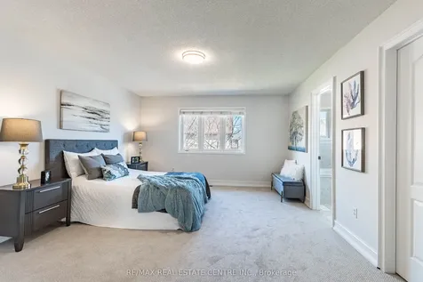 470 Faith Drive Mississauga ON L5R 4E9