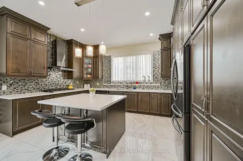 1 Carl Finlay Drive Brampton ON L6P 4E2
