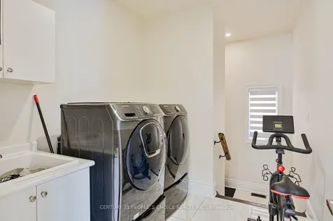 1 Carl Finlay Drive Brampton ON L6P 4E2