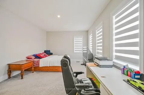 1 Carl Finlay Drive Brampton ON L6P 4E2