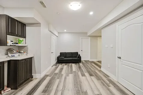 1 Carl Finlay Drive Brampton ON L6P 4E2