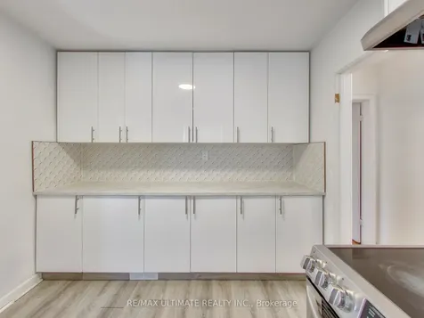 120 Edinborough Court Toronto ON M6N 2E8