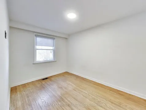 120 Edinborough Court Toronto ON M6N 2E8