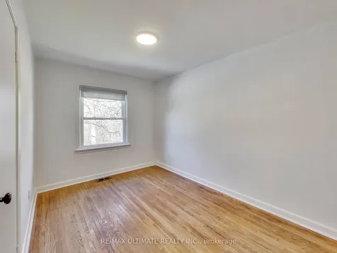 120 Edinborough Court Toronto ON M6N 2E8