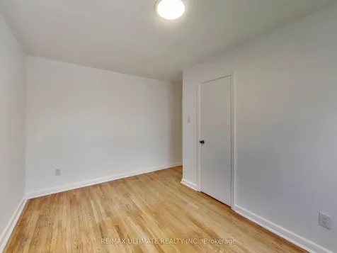 120 Edinborough Court Toronto ON M6N 2E8