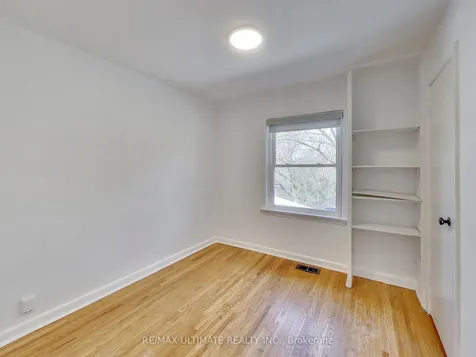 120 Edinborough Court Toronto ON M6N 2E8