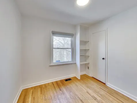 120 Edinborough Court Toronto ON M6N 2E8