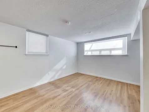 120 Edinborough Court Toronto ON M6N 2E8
