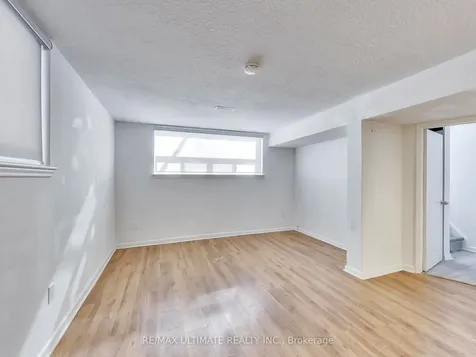 120 Edinborough Court Toronto ON M6N 2E8