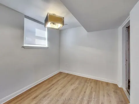 120 Edinborough Court Toronto ON M6N 2E8
