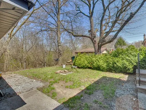 120 Edinborough Court Toronto ON M6N 2E8