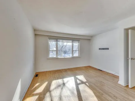 120 Edinborough Court Toronto ON M6N 2E8