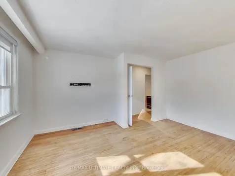 120 Edinborough Court Toronto ON M6N 2E8