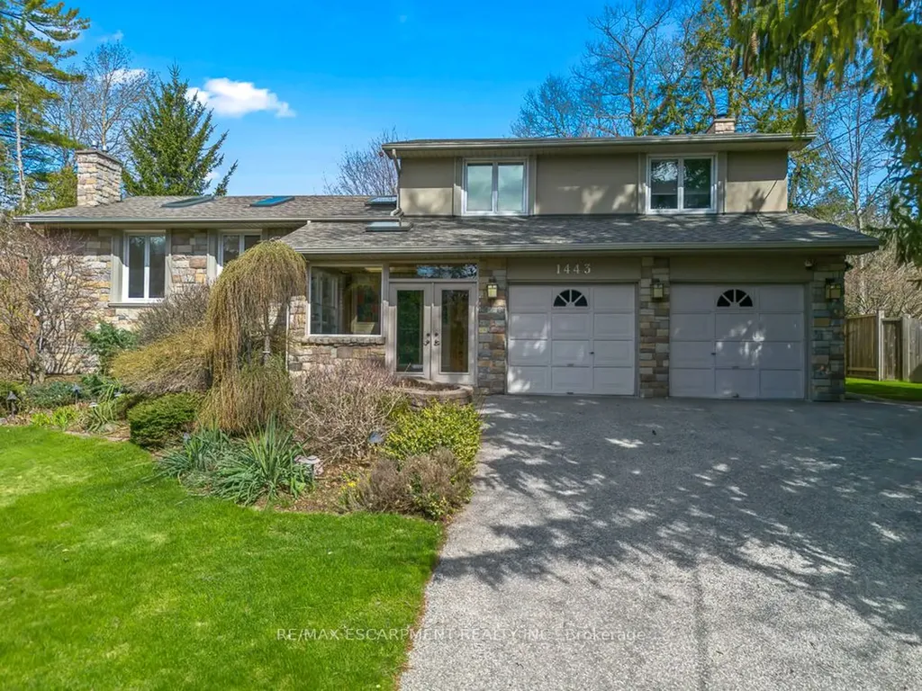 1443 Birchwood Drive Mississauga ON L5J 1T3