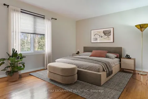 1443 Birchwood Drive Mississauga ON L5J 1T3