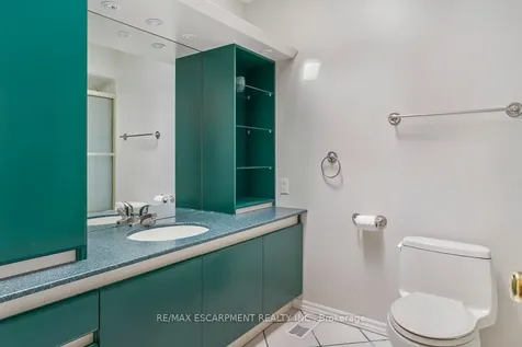 1443 Birchwood Drive Mississauga ON L5J 1T3