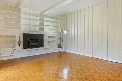 1443 Birchwood Drive Mississauga ON L5J 1T3