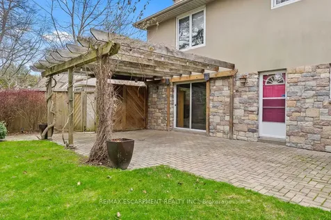 1443 Birchwood Drive Mississauga ON L5J 1T3