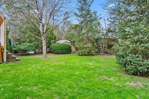 1443 Birchwood Drive Mississauga ON L5J 1T3