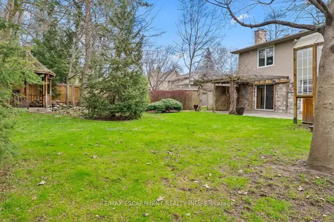 1443 Birchwood Drive Mississauga ON L5J 1T3