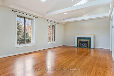 1443 Birchwood Drive Mississauga ON L5J 1T3