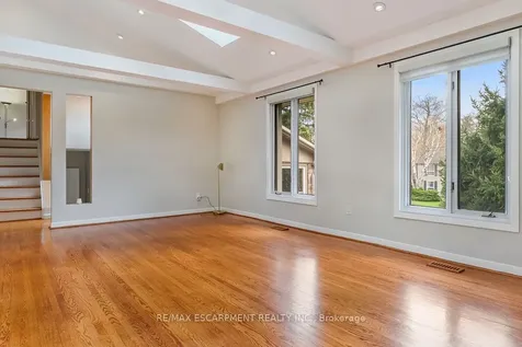 1443 Birchwood Drive Mississauga ON L5J 1T3