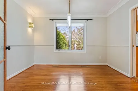 1443 Birchwood Drive Mississauga ON L5J 1T3